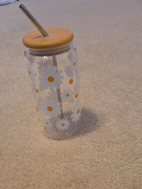 Daisy Print Glass Tumbler with Bamboo Lid & Stainless Straw - White & Yellow